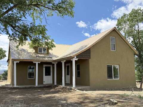 427 Herdner, Taos, NM 87571