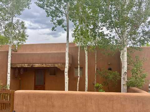 215 Mariposa Place, Taos, NM 87571