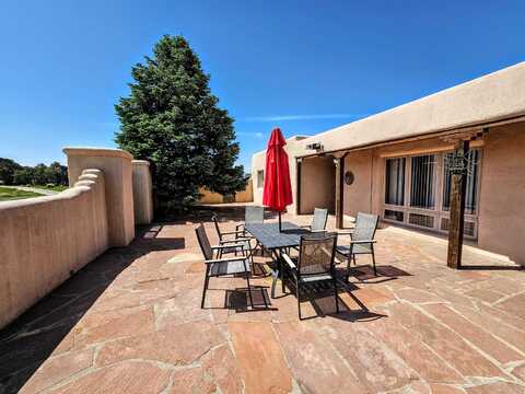 2 Latilla Lane, Arroyo Seco, NM 87514