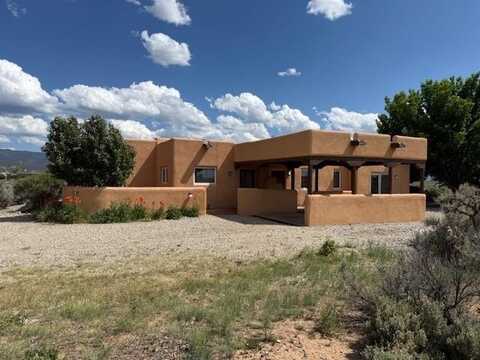 8 Eototo Road, El Prado, NM 87529