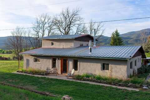 42 Roybal Road, Penasco, NM 87553
