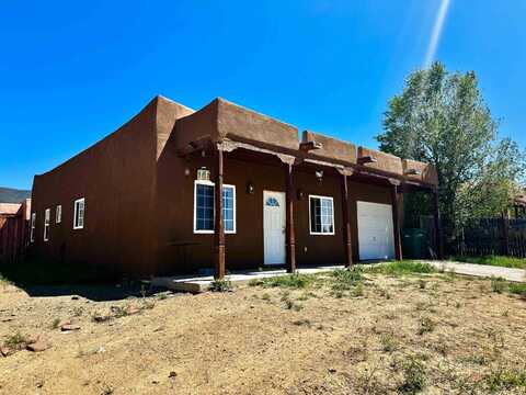 1247 Rainbow Street, Taos, NM 87571