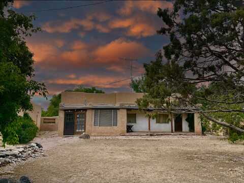 62 And 64 State Road 240, Ranchos de Taos, NM 87557