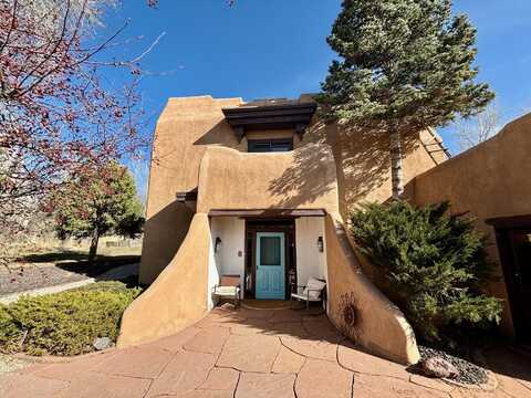 325 Spruce Lane, Taos, NM 87571