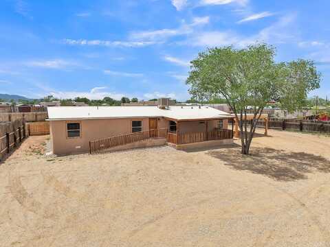 16 Medina Lane, Ranchos de Taos, NM 87557