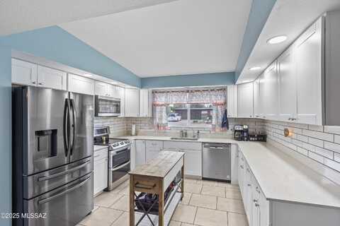 6951 E 1st Street, Tucson, AZ 85710