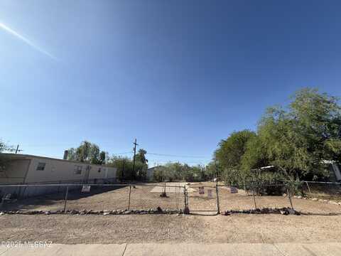 2850 W Carnauba Street, Tucson, AZ 85705