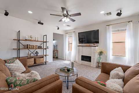 875 E Catkins Place, Sahuarita, AZ 85629