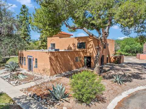 6536 E Calle La Paz, Tucson, AZ 85715