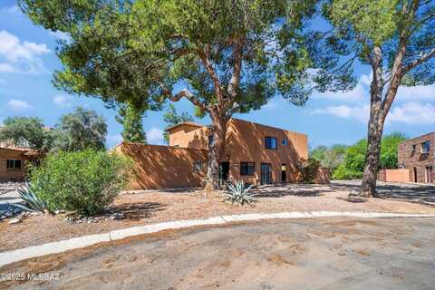 6536 E Calle La Paz, Tucson, AZ 85715