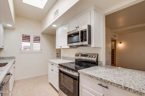 5866 N Placita De Las Lomitas, Tucson, AZ 85704