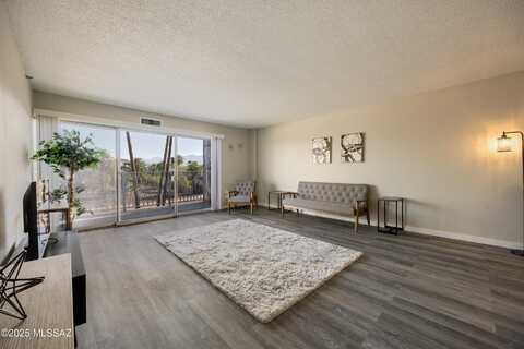 425 W Paseo Redondo 6A, Tucson, AZ 85701
