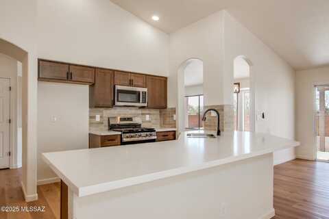 8959 N Soft Winds Drive, Tucson, AZ 85742