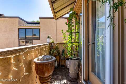7622 E Callisto Circle, Tucson, AZ 85715