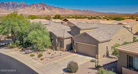 2499 W Bassett Peak Drive, Green Valley, AZ 85622