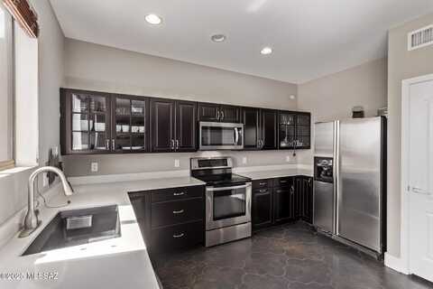 1275 S Via Estrella Blanca, Tucson, AZ 85713