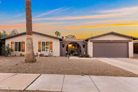 2961 N Rio Verde Drive, Tucson, AZ 85715