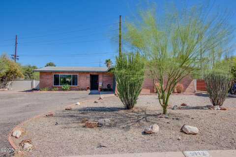 5772 E Seneca Street, Tucson, AZ 85712