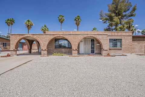 240 N Cloverland Avenue, Tucson, AZ 85711