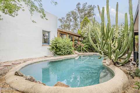 2422 E 1St Street, Tucson, AZ 85719