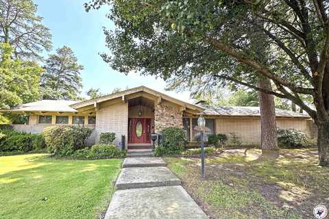1315 Holloway Dr, Texarkana, TX 75503