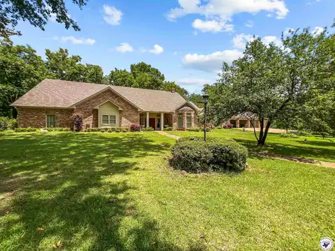 118 W Hoskins, New Boston, TX 75570