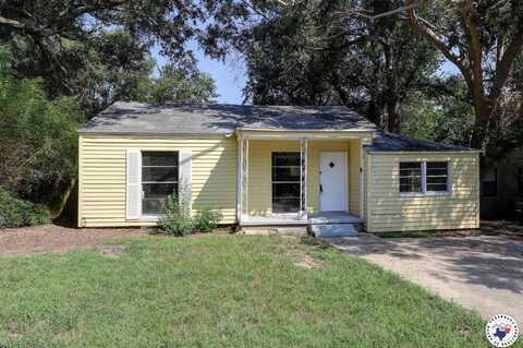 741 MacArthur Ave., Wake Village, TX 75501
