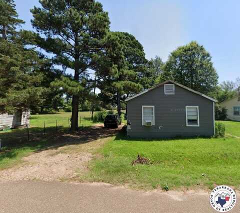 302 Grant, Hooks, TX 75561