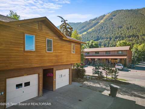 207 W SNOW KING AVENUE Avenue, Jackson, WY 83001