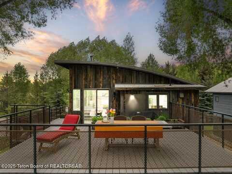 5610 W SCHWABACHER Lane, Wilson, WY 83014