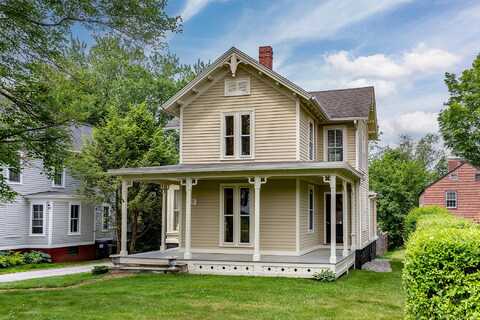 44 Meadow Street, Litchfield, CT 06759