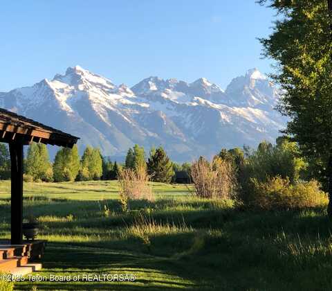 5910 N CONEFLOWER Drive, Jackson, WY 83001