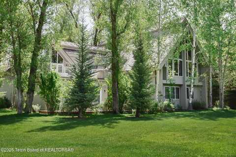 2985 N ALDER WOOD Lane, Wilson, WY 83014