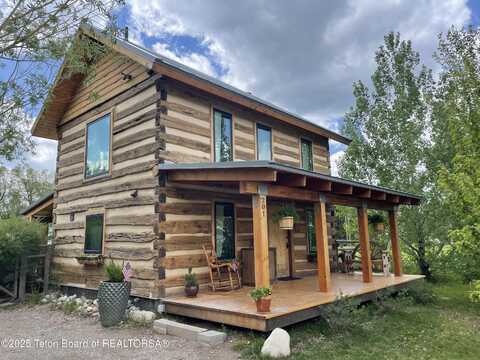 201 BLUE LAKE Circle, Alpine, WY 83128