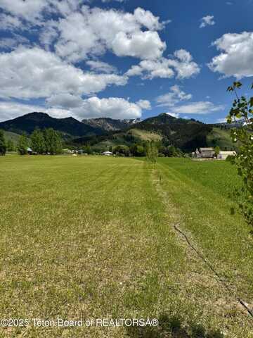 88 PONY Circle, Etna, WY 83118