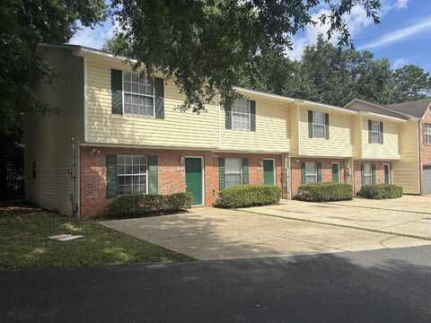 3040 E Camelliawood Circle, Tallahassee, FL 32301