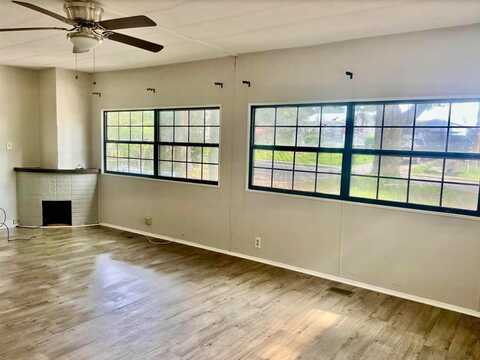 1306 Dura Circle, Tallahassee, FL 32304