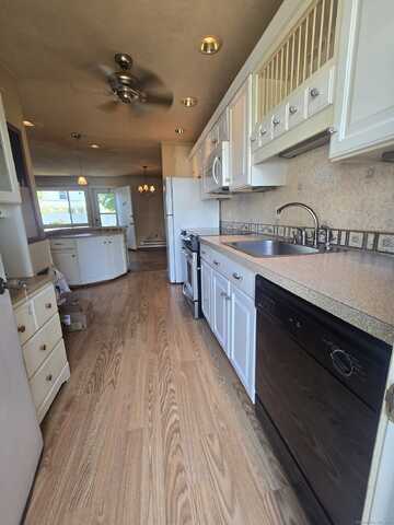 208 West Walk, West Haven, CT 06516