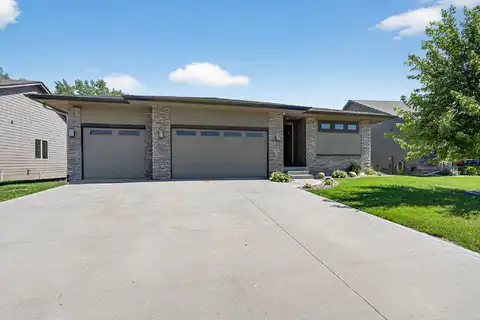 300 NW Sunset Lane, Grimes, IA 50111