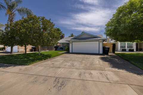 926 N Parkwood Court, Visalia, CA 93291