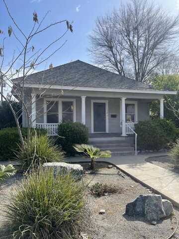 132 N Gale Hill Avenue, Lindsay, CA 93247