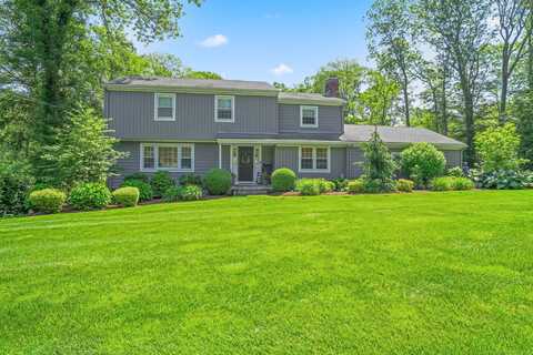 112 Greenbrier Road, Trumbull, CT 06611