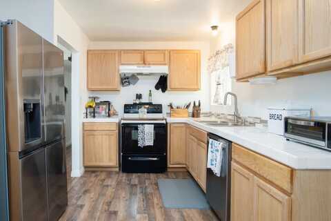 648 Fairhaven Avenue, Porterville, CA 93257