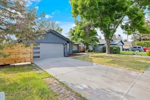 1967 N Ventura Avenue, Farmersville, CA 93223