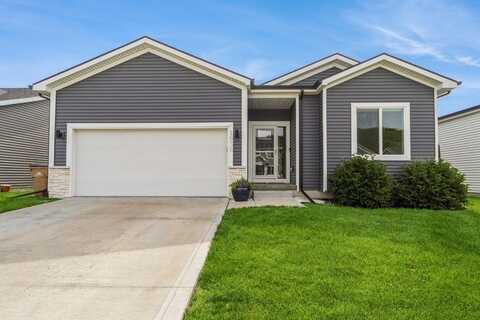 1636 S Redtail Avenue, West Des Moines, IA 50265