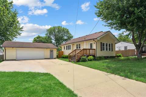 2519 E Madison Avenue, Des Moines, IA 50317