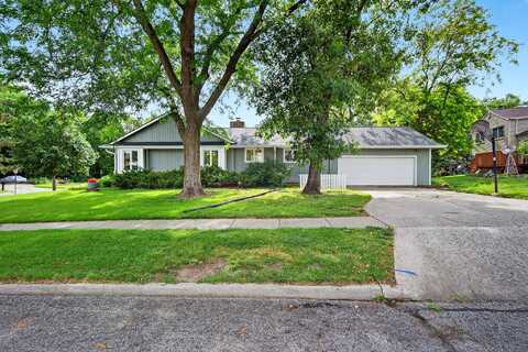 5010 Twana Drive, Des Moines, IA 50310