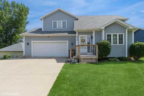 6113 E Oakwood Drive, Pleasant Hill, IA 50327