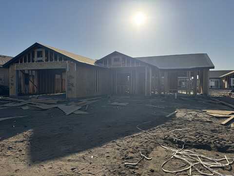 1136 S Royal Oak Place W, Porterville, CA 93257