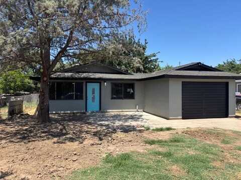 453 N Oakview Avenue, Farmersville, CA 93223